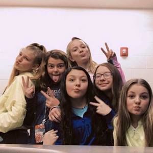 Meet your Posher, Ava